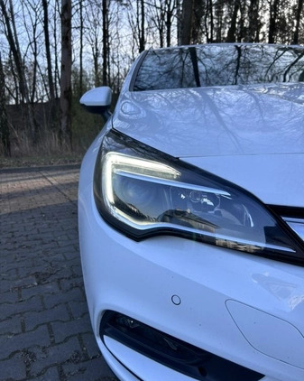 Opel Astra cena 29300 przebieg: 207000, rok produkcji 2018 z Warszawa małe 191